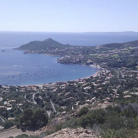 Deux Pieces Rez De Jardin Cap Esterel Esterelvacances Апартаменты