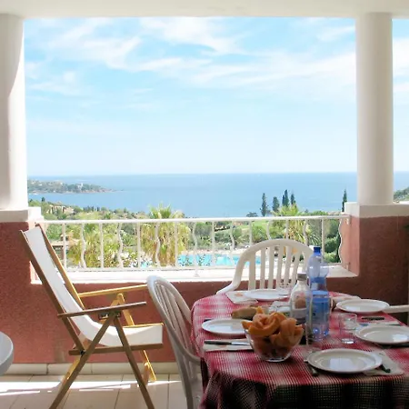 Deux Pieces Rez De Jardin Cap Esterel Esterelvacances * Сен-Рафаэль