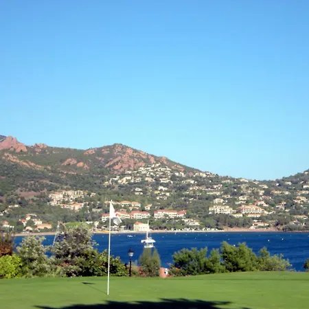 Deux Pieces Rez De Jardin Cap Esterel Esterelvacances Сен-Рафаэль