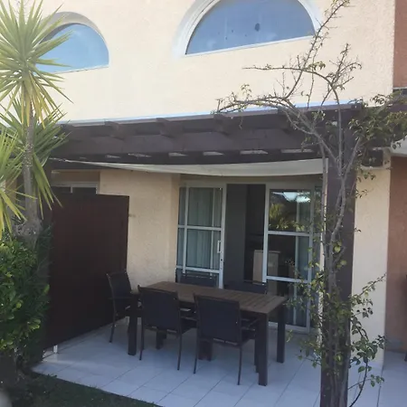 Deux Pieces Rez De Jardin Cap Esterel Esterelvacances Апартаменты Сен-Рафаэль
