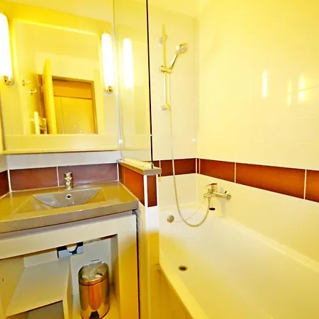 Deux Pieces Rez De Jardin Cap Esterel Esterelvacances * Сен-Рафаэль