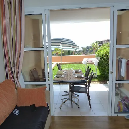 Апартаменты Deux Pieces Rez De Jardin Cap Esterel Esterelvacances Сен-Рафаэль