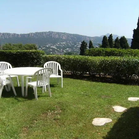 Deux Pieces Rez De Jardin Cap Esterel Esterelvacances * Сен-Рафаэль